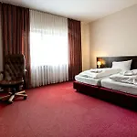 Parkhotel An Der Freilichtbuehne 酒店 3*