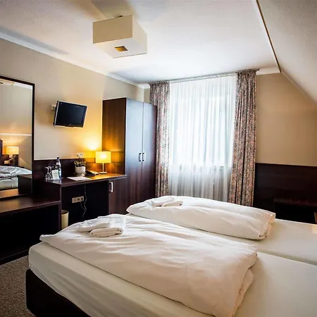 Parkhotel An Der Freilichtbuehne 3* 梅彭